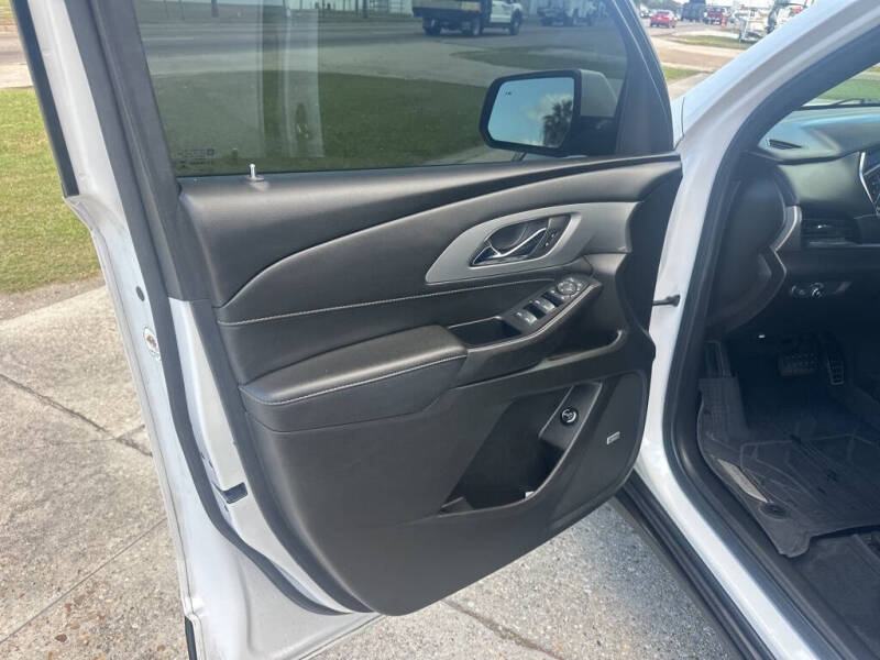 2022 Chevrolet Traverse LT Leather