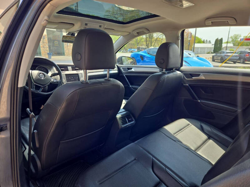 2017 Volkswagen Golf TSI S