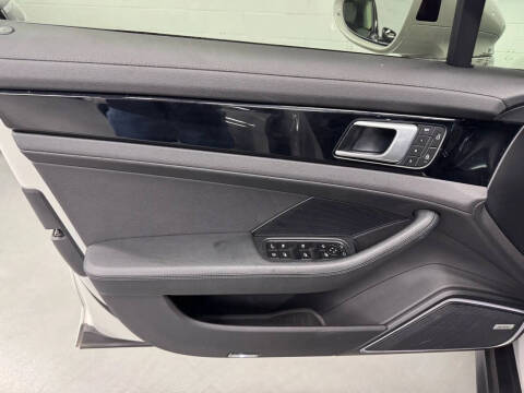 2022 Porsche Panamera 4S E-Hybrid