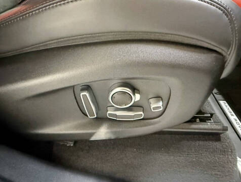 2020 Land Rover Range Rover Sport SVR