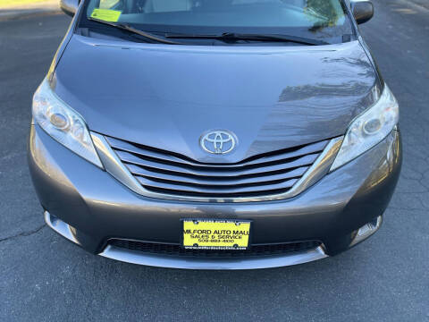 2017 Toyota Sienna LE 7-Passenger