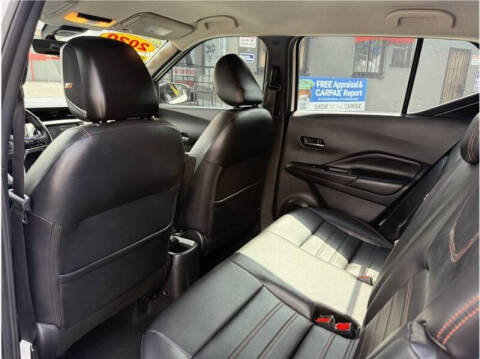 2020 Nissan Kicks SR