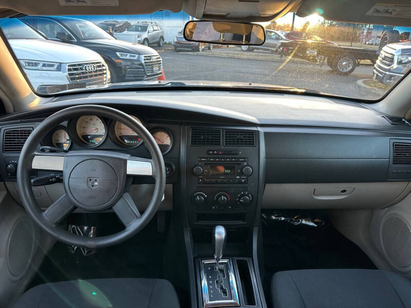 2006 Dodge Magnum SE