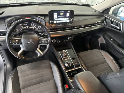 2024 Mitsubishi Outlander SE Black Edition