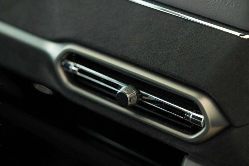 2025 Aston Martin Vantage