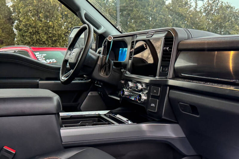 2025 Ford F-450 Super Duty Lariat