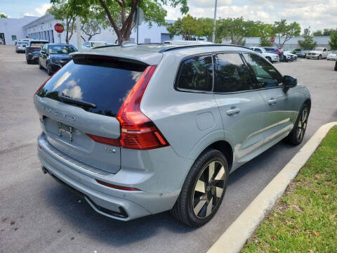 2025 Volvo XC60 T8 Plus Dark Theme