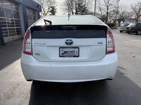 2014 Toyota Prius Two