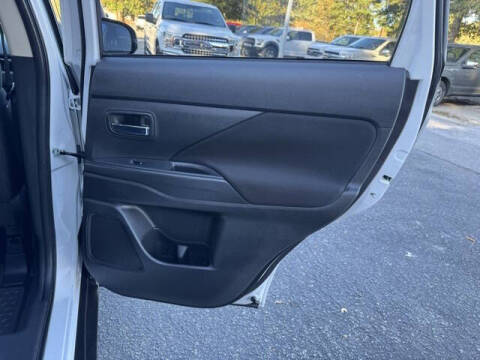 2020 Mitsubishi Outlander ES