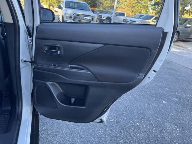 2020 Mitsubishi Outlander ES