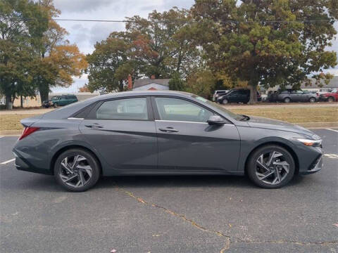 2025 Hyundai Elantra Hybrid Limited