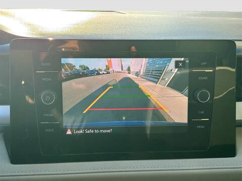 2025 Volkswagen Taos SE 4Motion