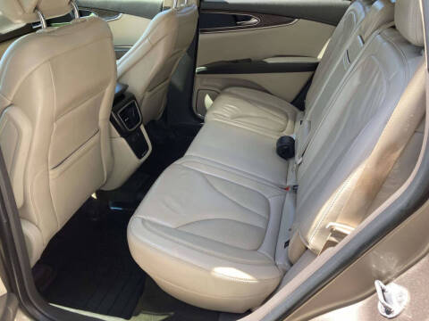 2019 Lincoln Nautilus Select
