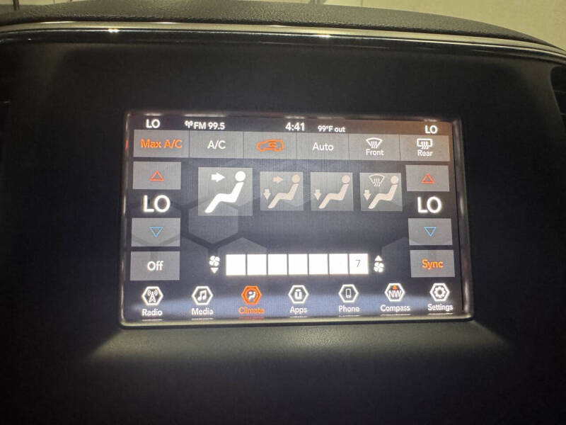 2019 Jeep Grand Cherokee Laredo