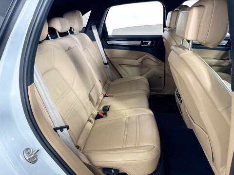 2022 Porsche Cayenne E-Hybrid