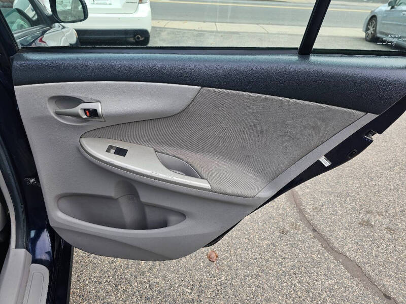 2011 Toyota Corolla LE