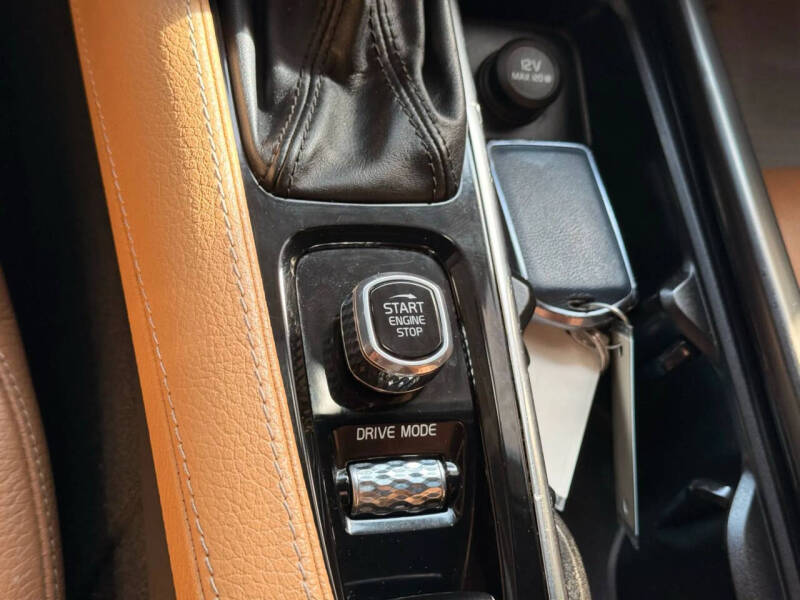 2018 Volvo XC90 T6 Momentum