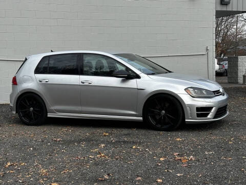 2017 Volkswagen Golf R 4Motion