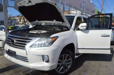 2014 Lexus LX 570