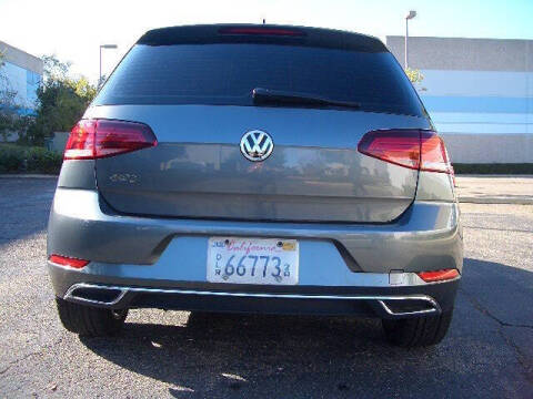 2019 Volkswagen Golf SE