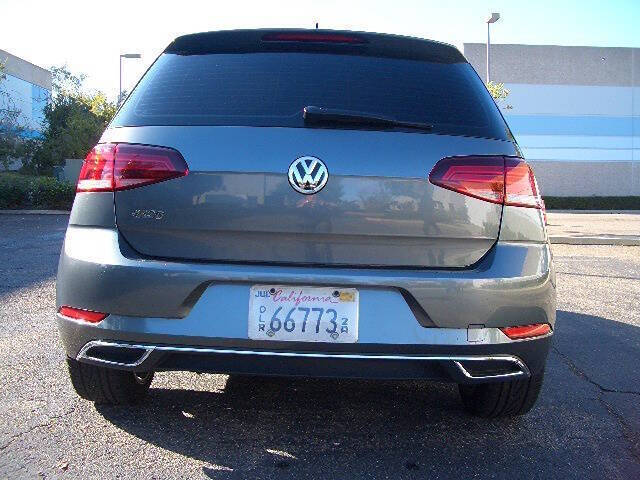 2019 Volkswagen Golf SE