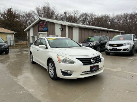 2014 Nissan Altima for sale at Victor's Auto Sales Inc. in Indianola IA
