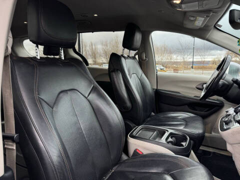 2020 Chrysler Pacifica Touring L