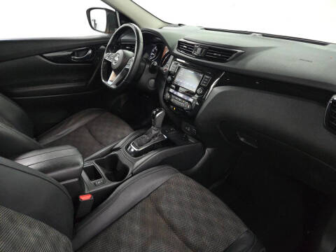 2022 Nissan Rogue Sport SV