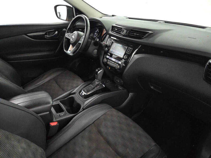 2022 Nissan Rogue Sport SV