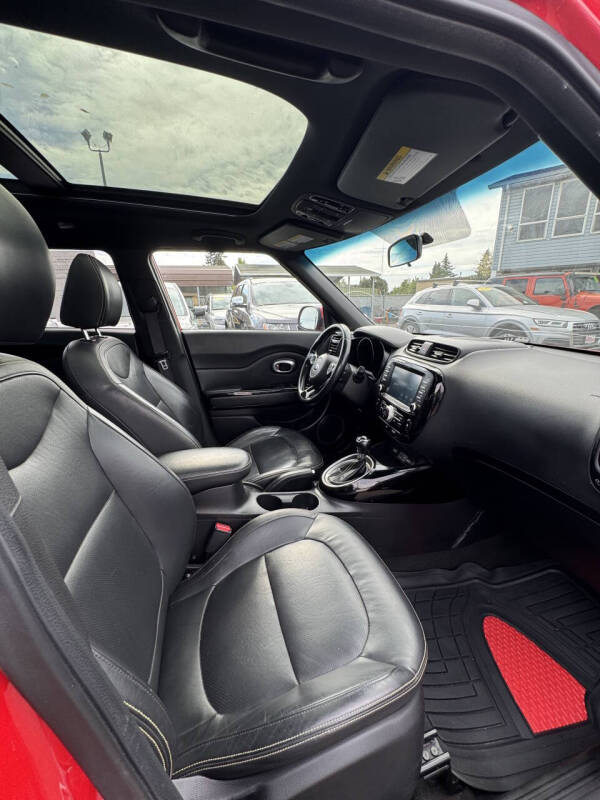 2015 Kia Soul +