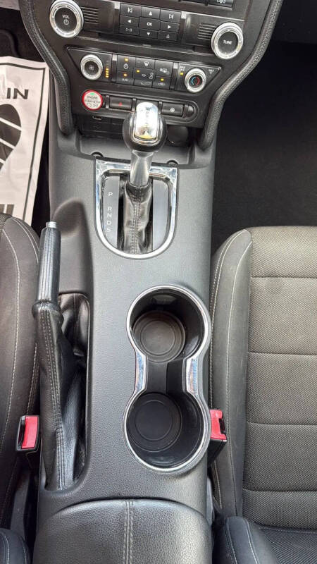 2015 Ford Mustang V6
