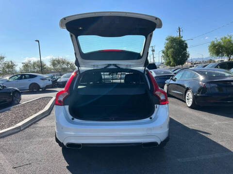 2016 Volvo V60 T5 Drive-E Platinum