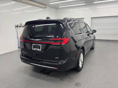 2022 Chrysler Pacifica Touring