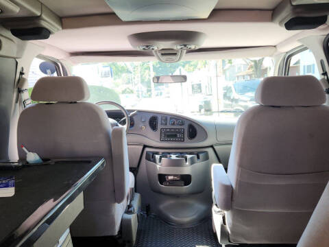 2006 Ford E-Series E-250 SD