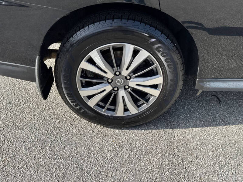 2020 Nissan Pathfinder S