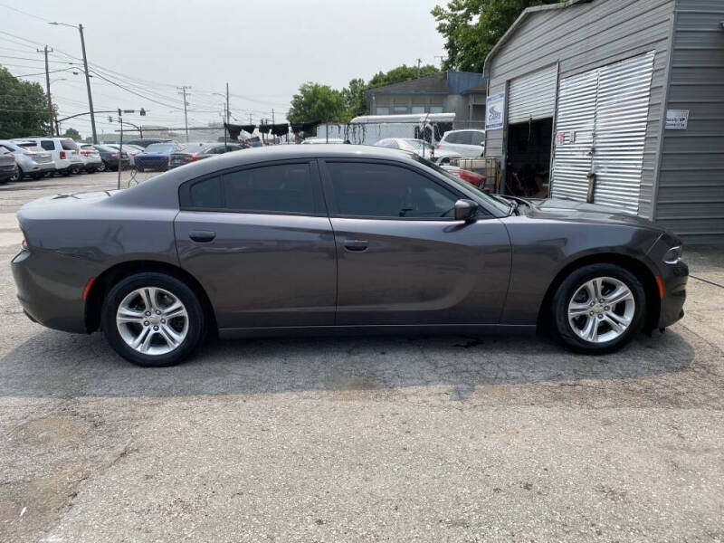 2017 Dodge Charger SE