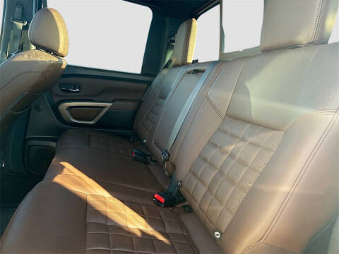 2022 Nissan Titan Platinum Reserve