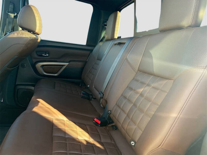2022 Nissan Titan Platinum Reserve