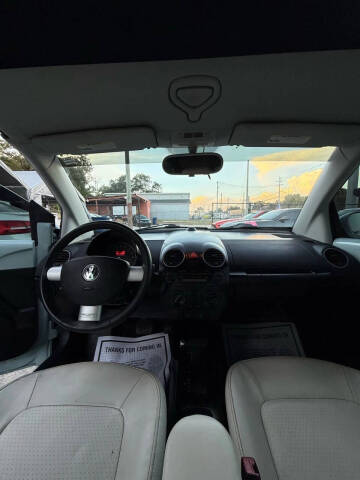 2010 Volkswagen New Beetle Convertible