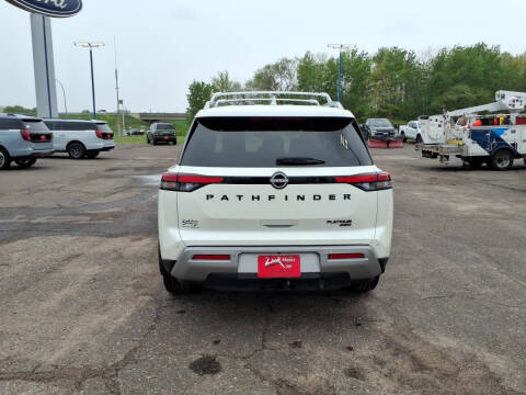 2023 Nissan Pathfinder Platinum