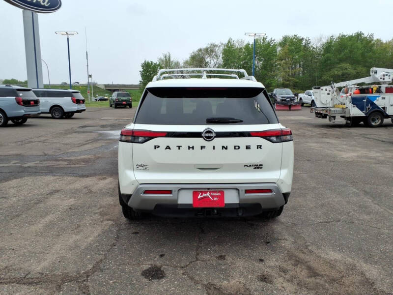 2023 Nissan Pathfinder Platinum