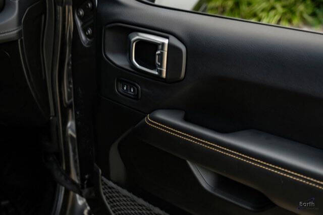 2024 Jeep Gladiator Sport