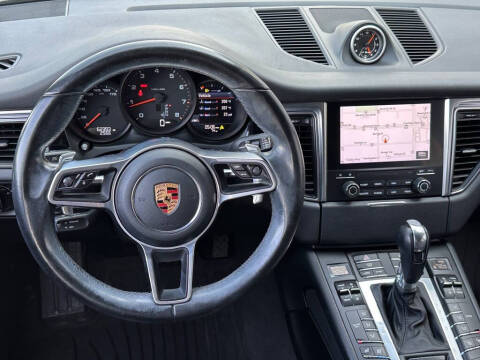 2017 Porsche Macan