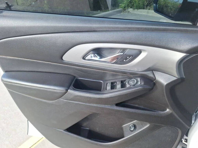 2018 Chevrolet Traverse LT Cloth