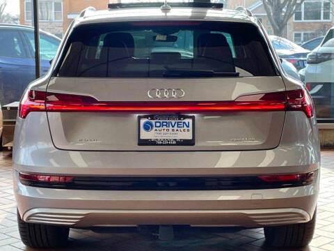 2022 Audi e-tron quattro Premium Plus