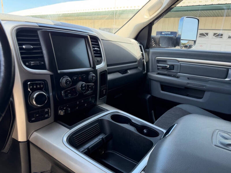 2017 RAM 1500 SLT