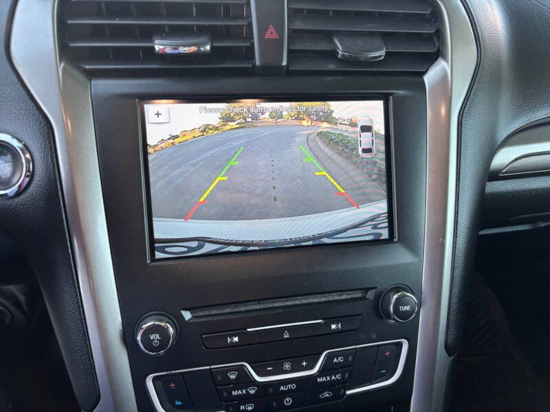2017 Ford Fusion SE