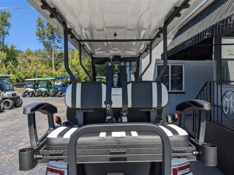 2024 Bintelli BEYOND 6PR LIFTED LITHIUM 105-