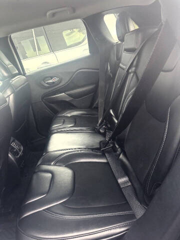 2019 Jeep Cherokee Latitude Plus