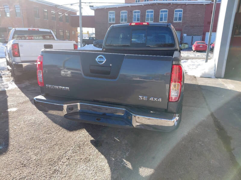 2009 Nissan Frontier LE